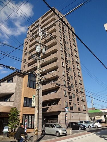 ファミール四日市 14階建