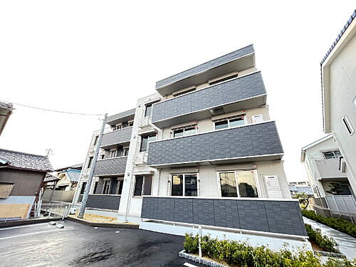 愛知県名古屋市中川区的場町１丁目 3階建 築1年10ヶ月