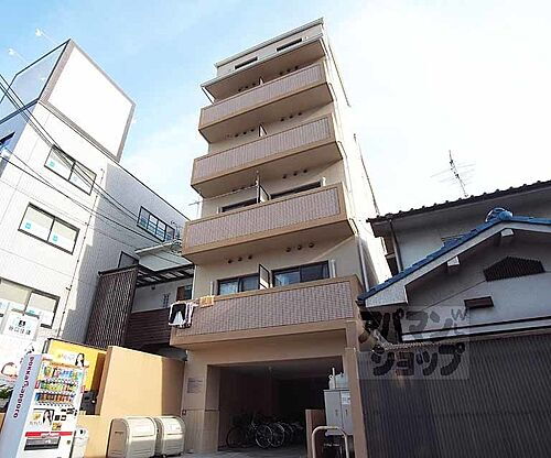 京都府京都市伏見区石田大受町 6階建