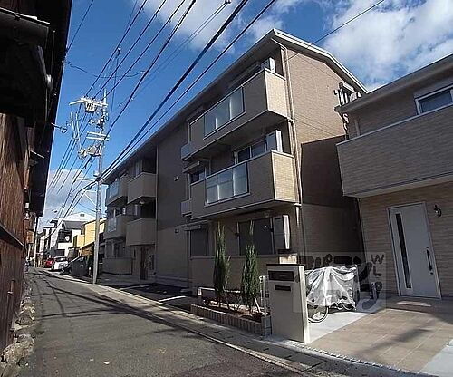 京都府京都市右京区嵯峨中山町 3階建 築9年