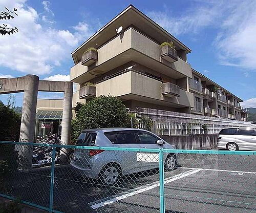 京都府京都市右京区嵯峨広沢御所ノ内町 3階建 築40年11ヶ月