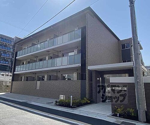 京都府京都市右京区西京極南大入町 3階建 築2年9ヶ月