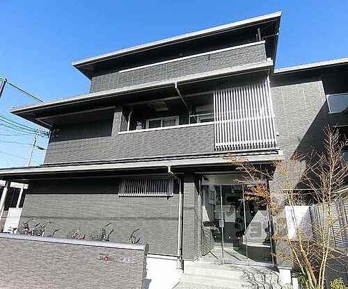 京都府京都市中京区西ノ京式部町 築4年9ヶ月 3階建