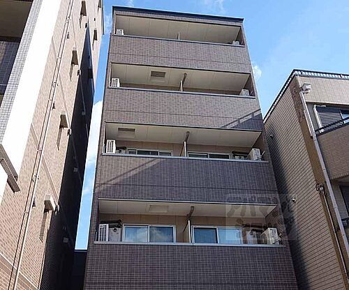 京都府京都市下京区醒ケ井通六条上る佐女牛井町 築11年4ヶ月 5階建