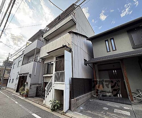 京都府京都市下京区綾小路通猪熊東入松本町 築40年5ヶ月 3階建