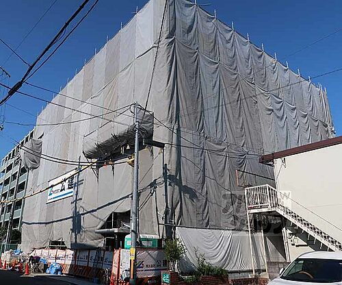 京都府京都市南区東九条西山町  5階建