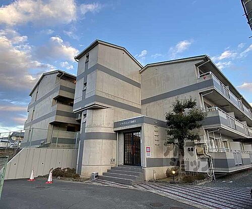 京都府京都市西京区大枝東長町 築32年1ヶ月 3階建