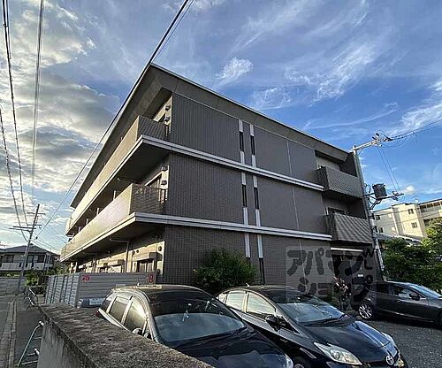 京都府京都市西京区桂春日町 築17年10ヶ月 3階建