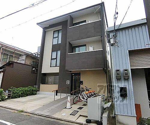 京都府京都市中京区壬生東大竹町 築7年10ヶ月 3階建