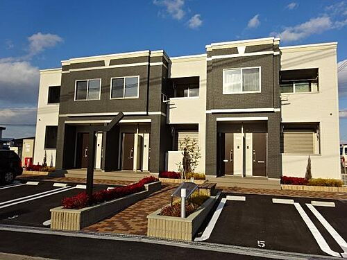 兵庫県三木市志染町広野８丁目 2階建 築8年