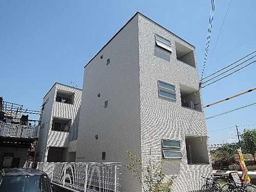 京都府京都市伏見区景勝町 築7年2ヶ月 3階建