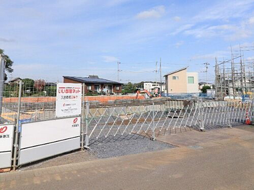 栃木県小山市城西１丁目 2階建 