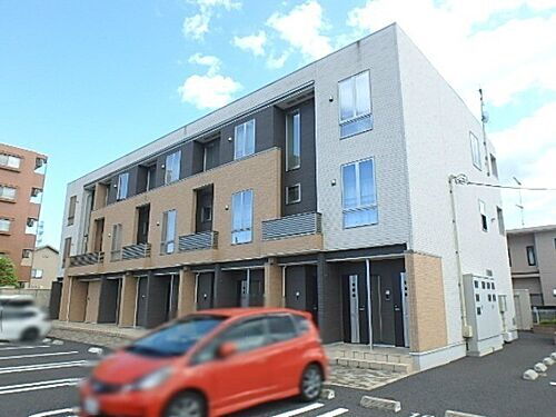 栃木県小山市城東７丁目 3階建 築10年8ヶ月