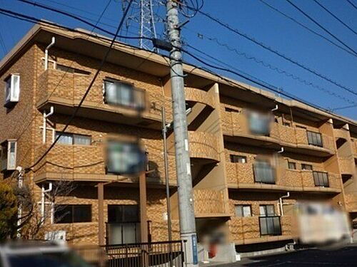 栃木県小山市西城南１丁目 3階建