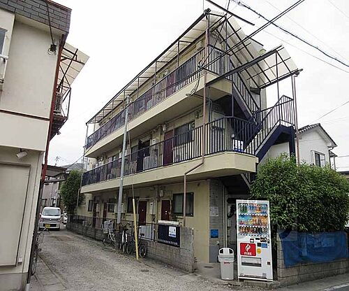 京都府京都市山科区厨子奥苗代元町 3階建