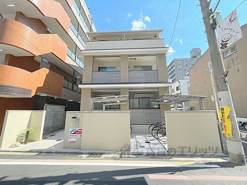 京都府京都市下京区松原通油小路西入橘町 築3年3ヶ月 3階建