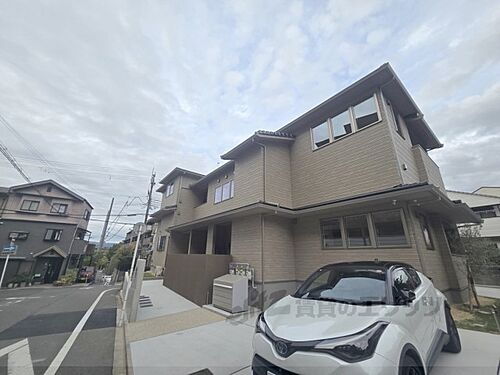 京都府京都市左京区粟田口鳥居町  2階建