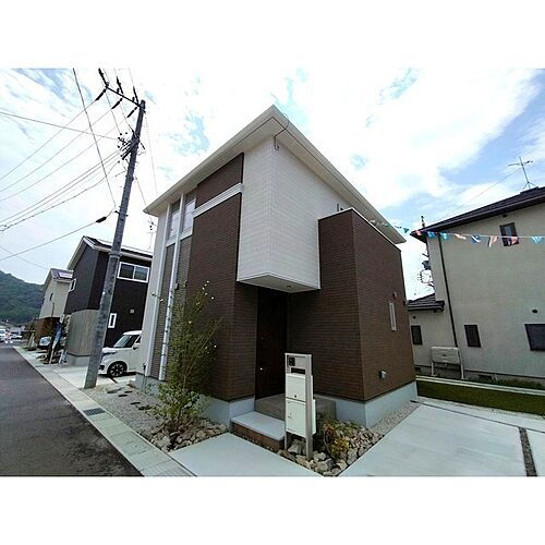 ＮＥＸＵＳ　ＴＯＷＮ　島内