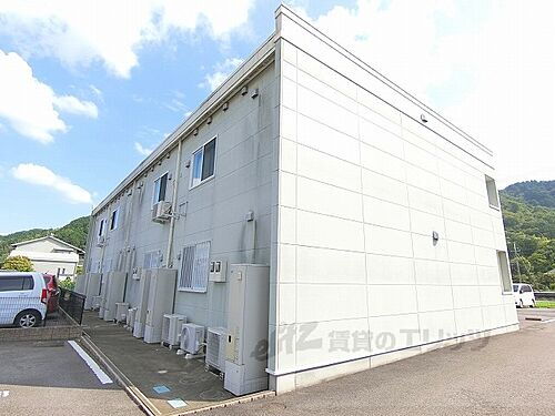 滋賀県東近江市猪子町 2階建 築13年9ヶ月