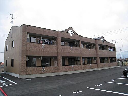 山形県山形市嶋南２丁目 2階建