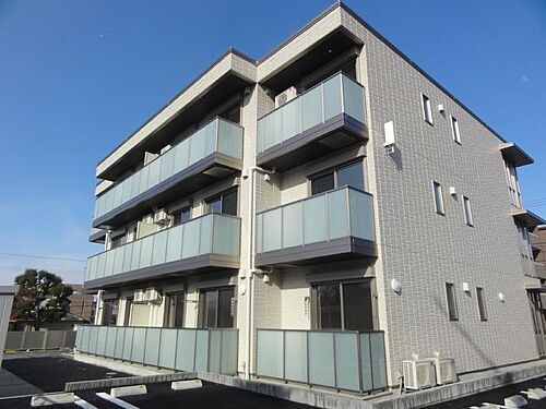 山形県山形市緑町２丁目 3階建