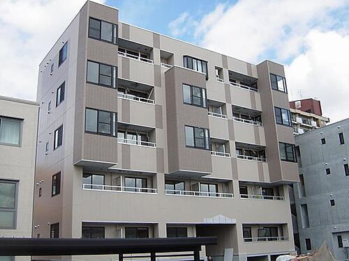 山形県山形市十日町２丁目 5階建 築22年9ヶ月