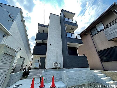 福岡県福岡市早良区小田部１丁目 3階建