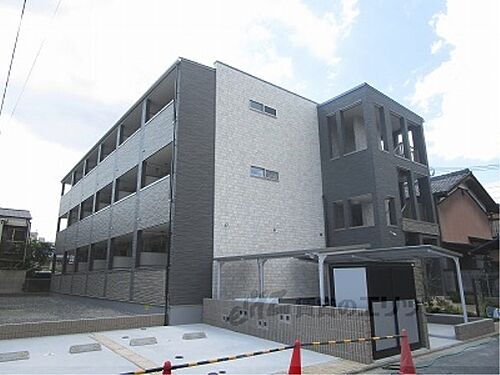 京都府京都市伏見区深草西浦町２丁目 3階建 築2年11ヶ月