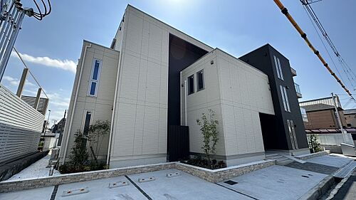 兵庫県西宮市甲子園三保町 築2年9ヶ月 3階建