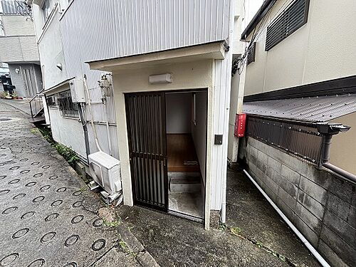 兵庫県神戸市兵庫区都由乃町１丁目 2階建 築60年10ヶ月