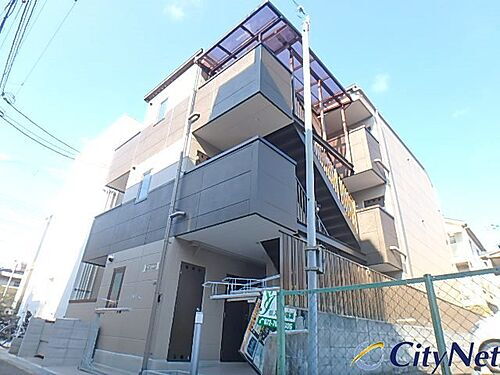 兵庫県伊丹市稲野町１丁目 3階建 築8年4ヶ月