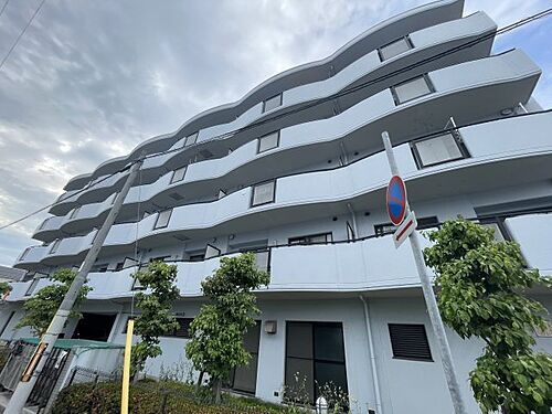 兵庫県尼崎市崇徳院２丁目 5階建