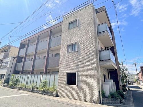 京都府京都市西京区桂木ノ下町 3階建