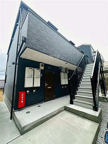 神奈川県横浜市金沢区富岡西３丁目 2階建 