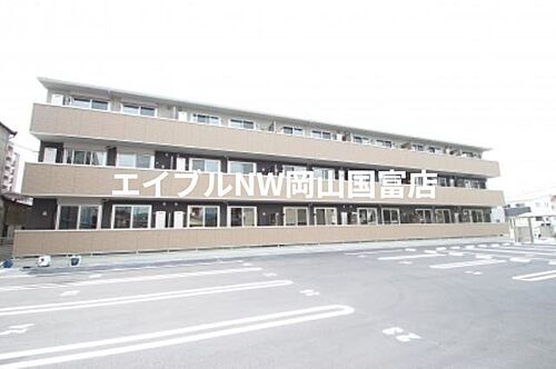 岡山県岡山市中区兼基 3階建