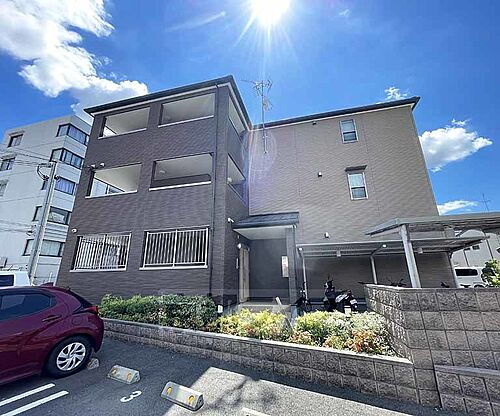 京都府京都市南区久世上久世町 築7年11ヶ月 3階建