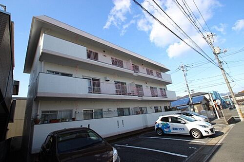 広島県広島市佐伯区三筋１丁目 3階建