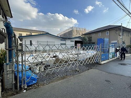 千葉県船橋市本中山２丁目 3階建 