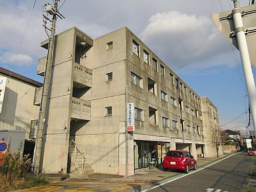 滋賀県甲賀市水口町三本柳 4階建 築32年8ヶ月