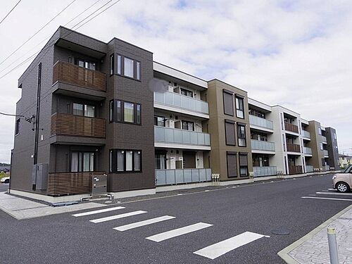 茨城県つくば市島名 3階建 築5年9ヶ月