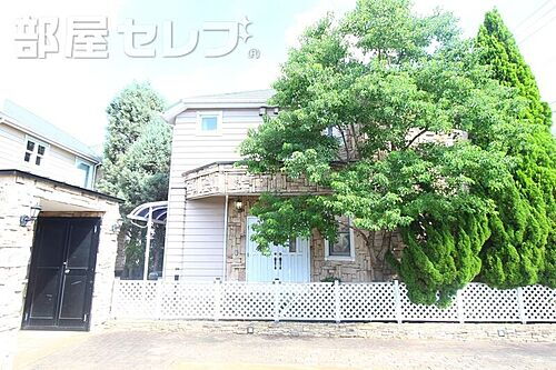 イーストウッドエステーツ