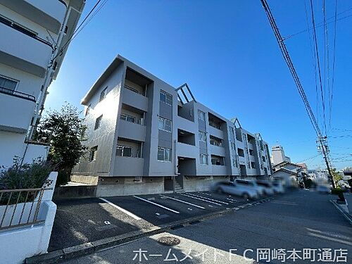 愛知県岡崎市上地３丁目 4階建