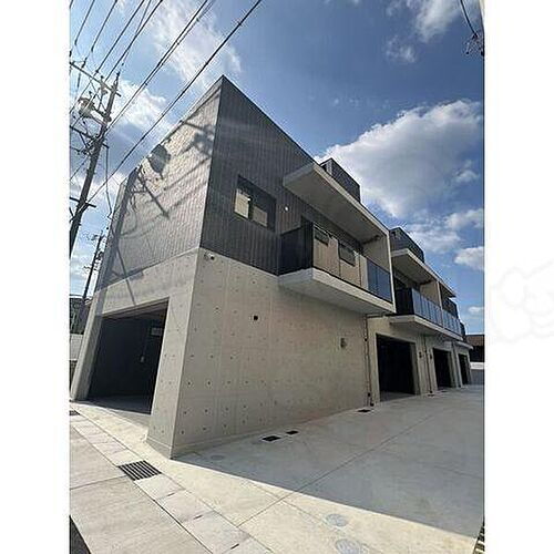 愛知県名古屋市名東区亀の井３丁目 地上3階地下1階建 築1年4ヶ月