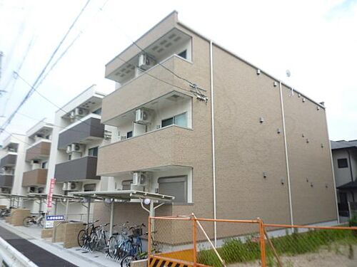 兵庫県尼崎市北竹谷町３丁目 築6年7ヶ月 3階建