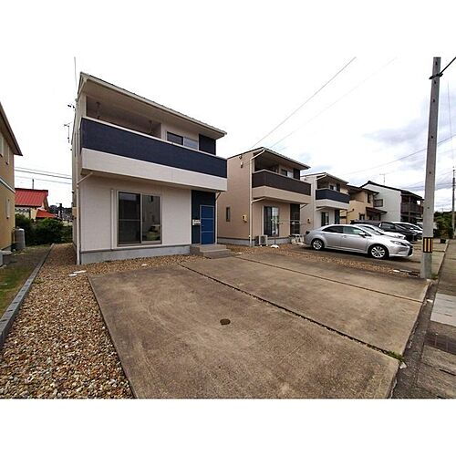 岐阜県各務原市鵜沼各務原町３丁目 2階建 築10年4ヶ月