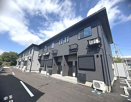 滋賀県東近江市八日市清水３丁目 2階建 