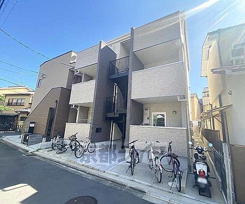 京都府京都市右京区太秦垂箕山町 3階建 築2年6ヶ月