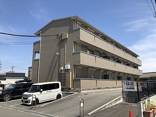 兵庫県姫路市飾磨区中浜町１丁目 3階建