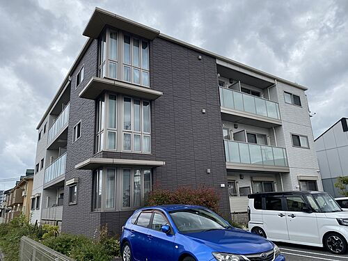 兵庫県加古川市平岡町新在家 3階建 築10年6ヶ月