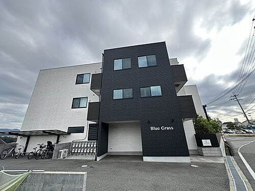 兵庫県三木市志染町東自由が丘１丁目 3階建 築5年10ヶ月